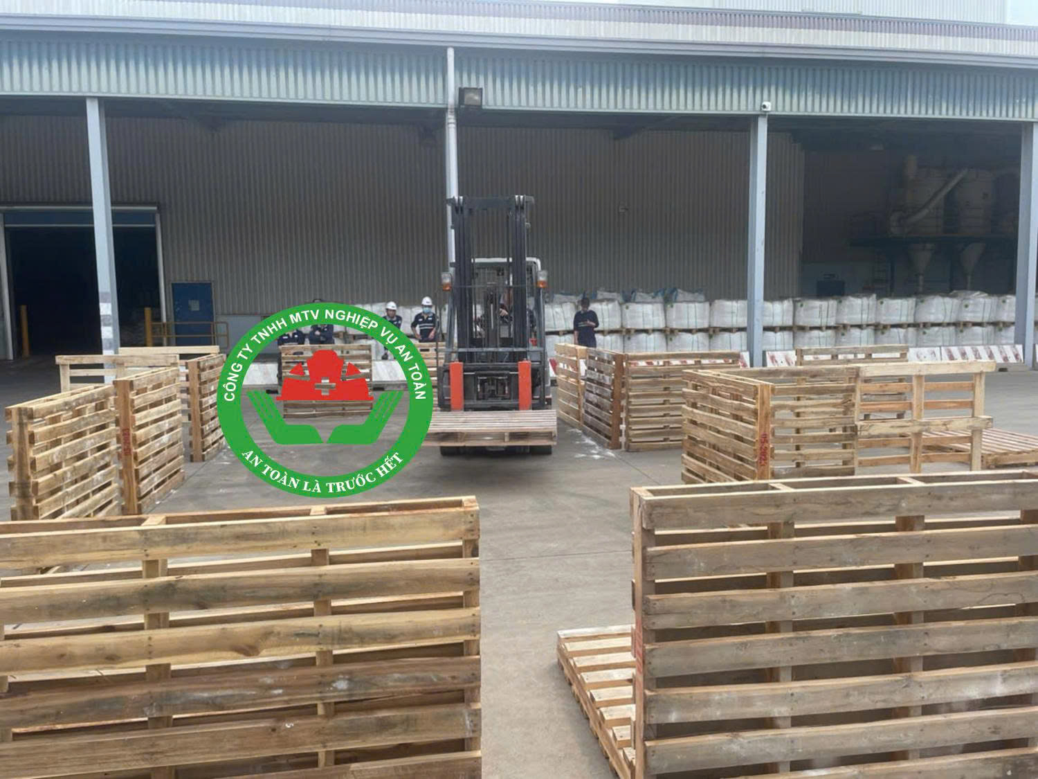 NGHỀ XE NÂNG HÀNG